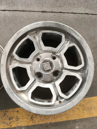 Llantas Momo Vega 14