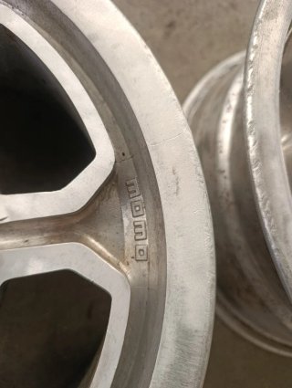 Llantas Momo Vega 14