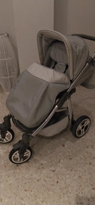 Conjunto cochecito bebé como nuevo