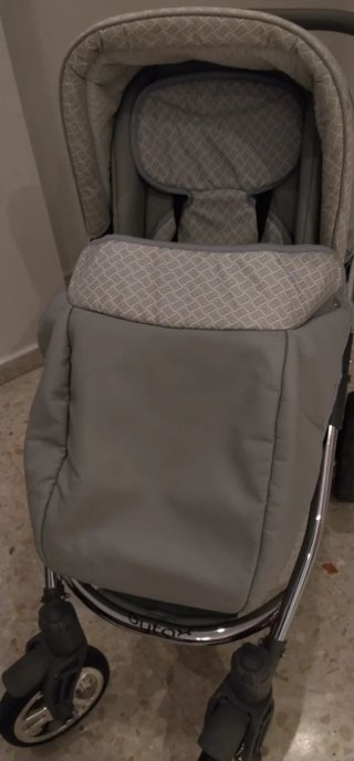 Conjunto cochecito bebé como nuevo