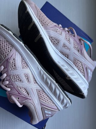 Zapatillas running Asics lilas y blancas