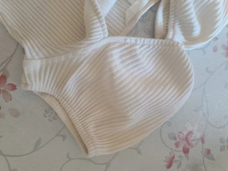 Camiseta blanca manga abullonada