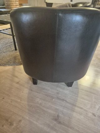 Butaca de piel marrón