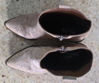 Botas ALPE de piel marrón claro. Mujer.