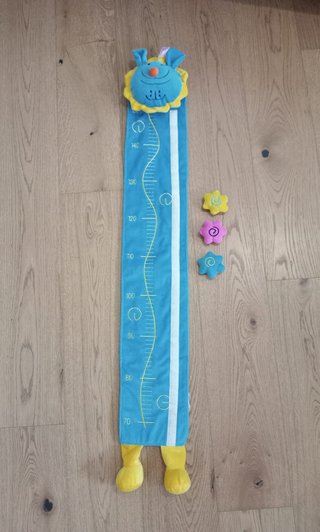 Metro crescita bambino in tessuto