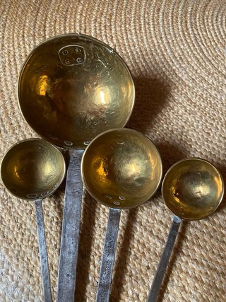 Conjunto bronce calentador cama y cazos