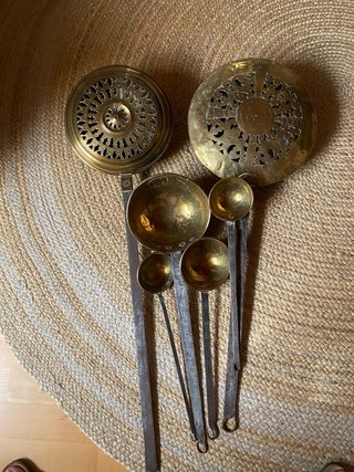Conjunto bronce calentador cama y cazos