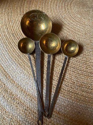 Conjunto bronce calentador cama y cazos
