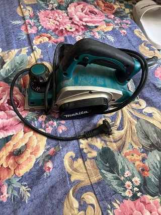 Cepillo Eléctrico Makita