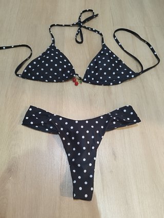 Bikini lunares negro y blanco