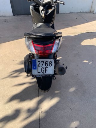 Yamaha NMAX 125 Maxi Scooter Gris/Negro