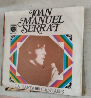Lote 4 singles: Julio Iglesias, Serrat, Sandie Sha