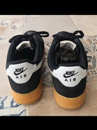 Nike Air Force 1 Negras Goma