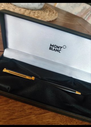 Bolígrafo Montblanc Negro y Dorado