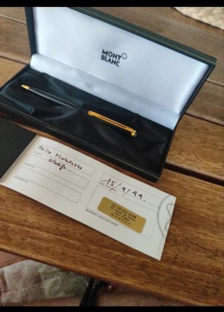 Bolígrafo Montblanc Negro y Dorado