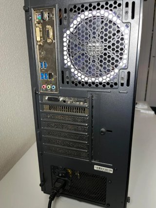 Torre PC Gaming Negra con Luces LED