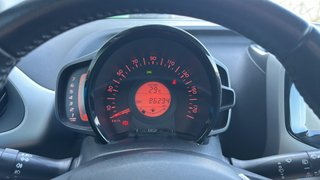 Toyota Aygo 1.0 70 x-play 51 kW (69 CV)