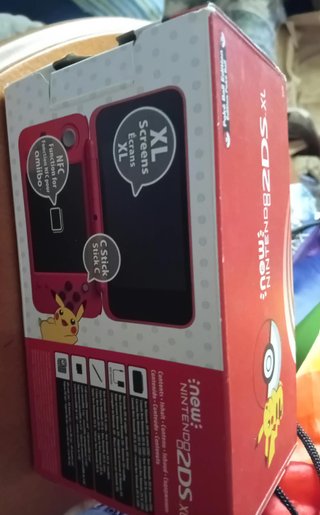 Nintendo 2DS XL Edición Pokeball