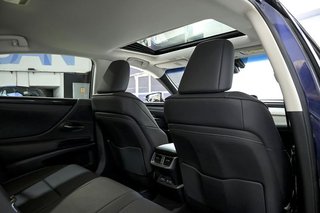 Lexus ES   2.5 300h Premium