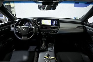 Lexus ES   2.5 300h Premium