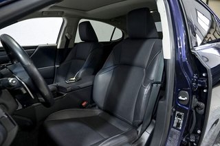 Lexus ES   2.5 300h Premium