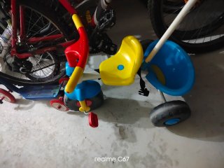 El bici grande solo falta la silla,