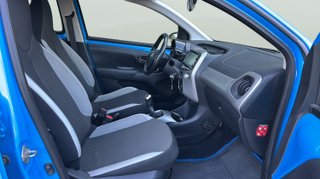 Toyota Aygo 1.0 70 x-play 51 kW (69 CV)