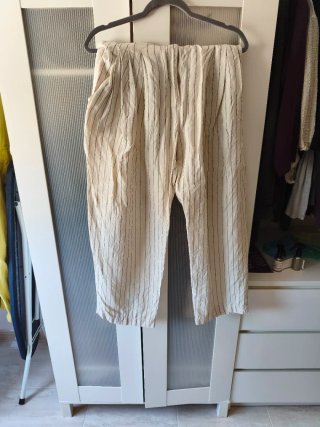 Pantalón de lino rayas beige y negro