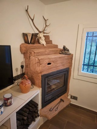 Chimenea rústica de leña