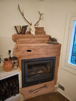 Chimenea rústica de leña