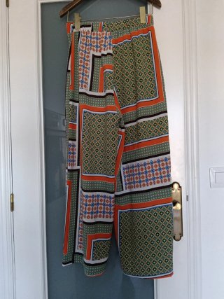 Conjunto Pantalón ancho estampado y blusa de  Zara