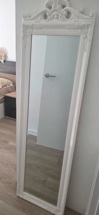 Espejo decorativo blanco con marco tallado