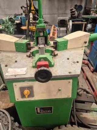 MAQUINA DE CORTE DE ALUMINIO
