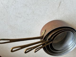 Juego 4 cazos cobre antiguo
