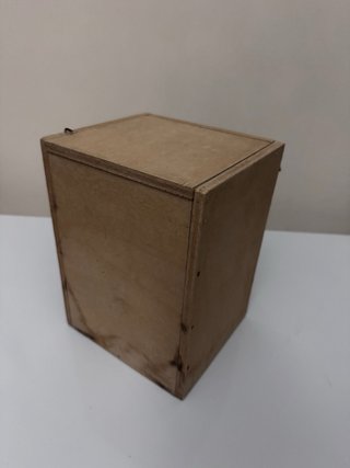 Nido de pájaros de madera