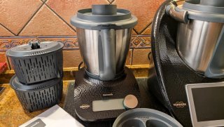Thermomix TM6 "140 Years"  con accesorios + Friend