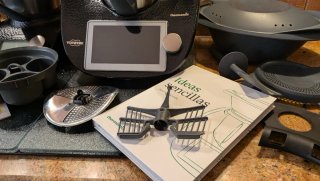 Thermomix TM6 "140 Years"  con accesorios + Friend