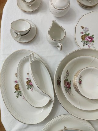 Vajilla Francesa Porcelana Flores Doradas
