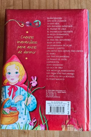 Libro con varios cuentos Hermanos Grimm