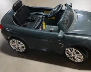 Coche eléctrico infantil