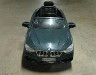 Coche eléctrico infantil