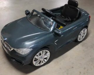 Coche eléctrico infantil