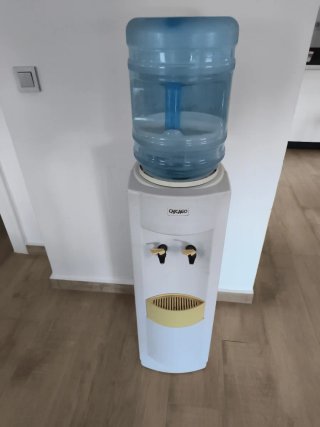Dispensador de agua fría