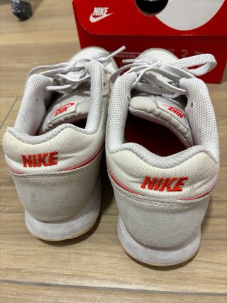 Zapatillas Nike MD Runner 2 Blanco y Rojo