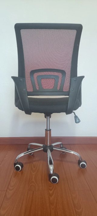 Silla de oficina giratoria púrpura y negra