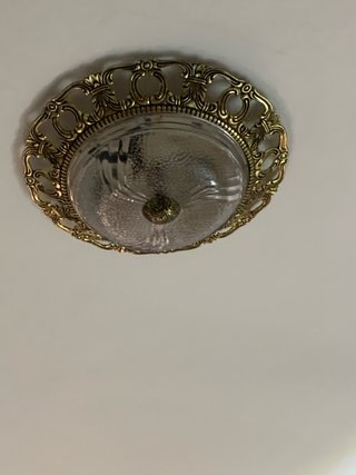 Plafón de techo antiguo de latón macizo y cristal