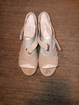 Sandalias Clarks de tacón medio. Tala Tallala 38