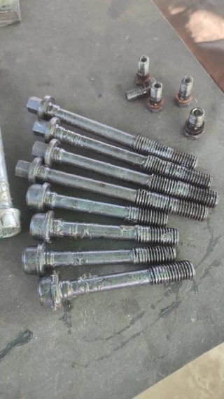 Tornillos culata Jeep Cherokee 2.5 Diesel