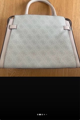 Bolso Guess Mano/Hombro Beige y Blanco