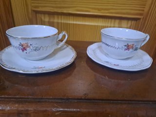 Juego de tazas de té antiguas